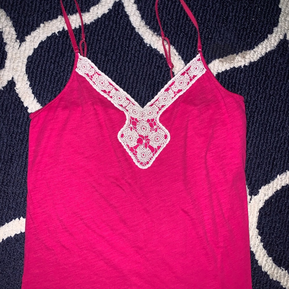 Super cute, light weight tank. Perfect for summer!